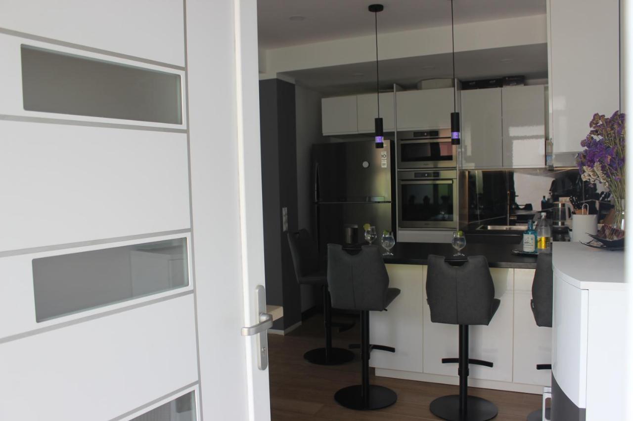 Aquamarine Deluxe Apartment - B&B