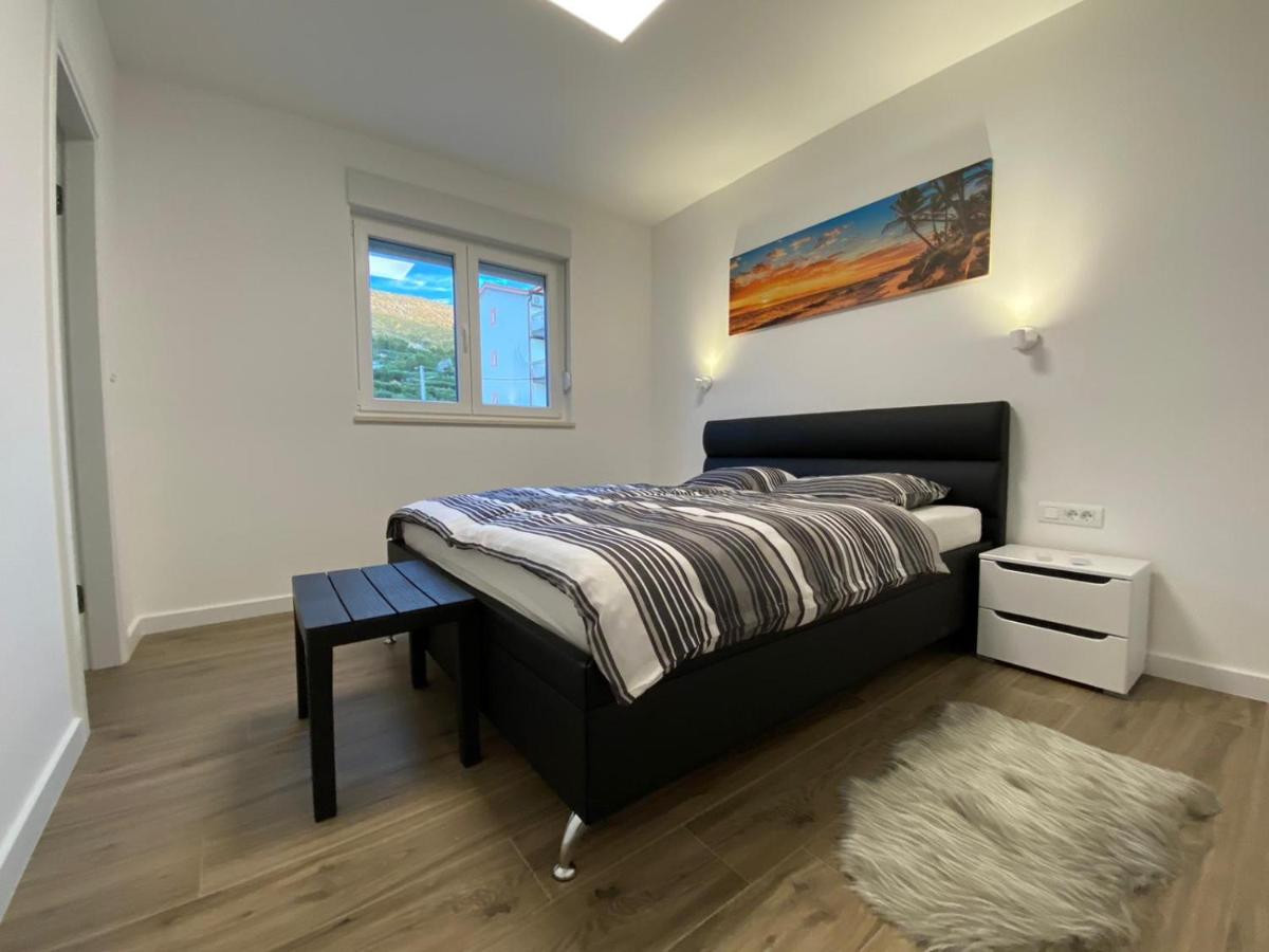 Apartment Lida - B&B Podstrana