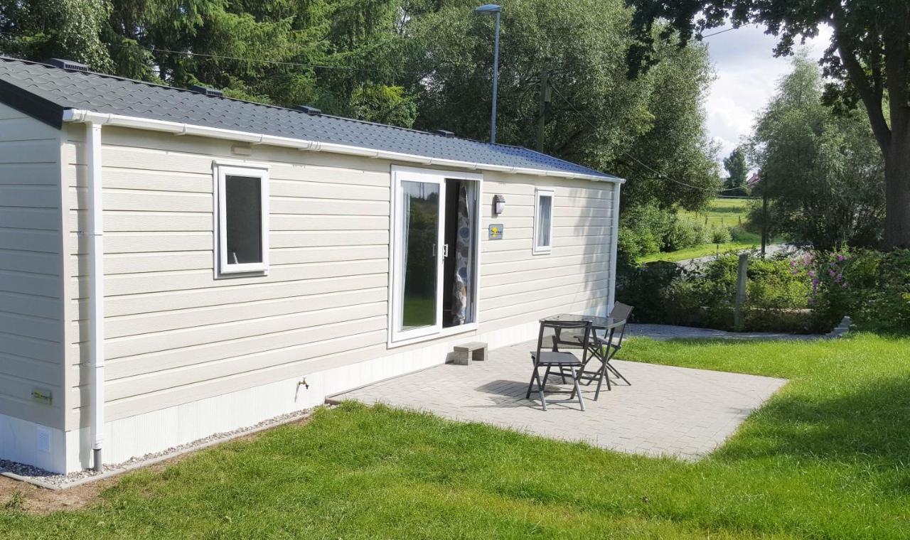schönes Chalet Tinyhouse in Ostseenähe 13km - sehr ruhige Dorflage - Ferienwohnung