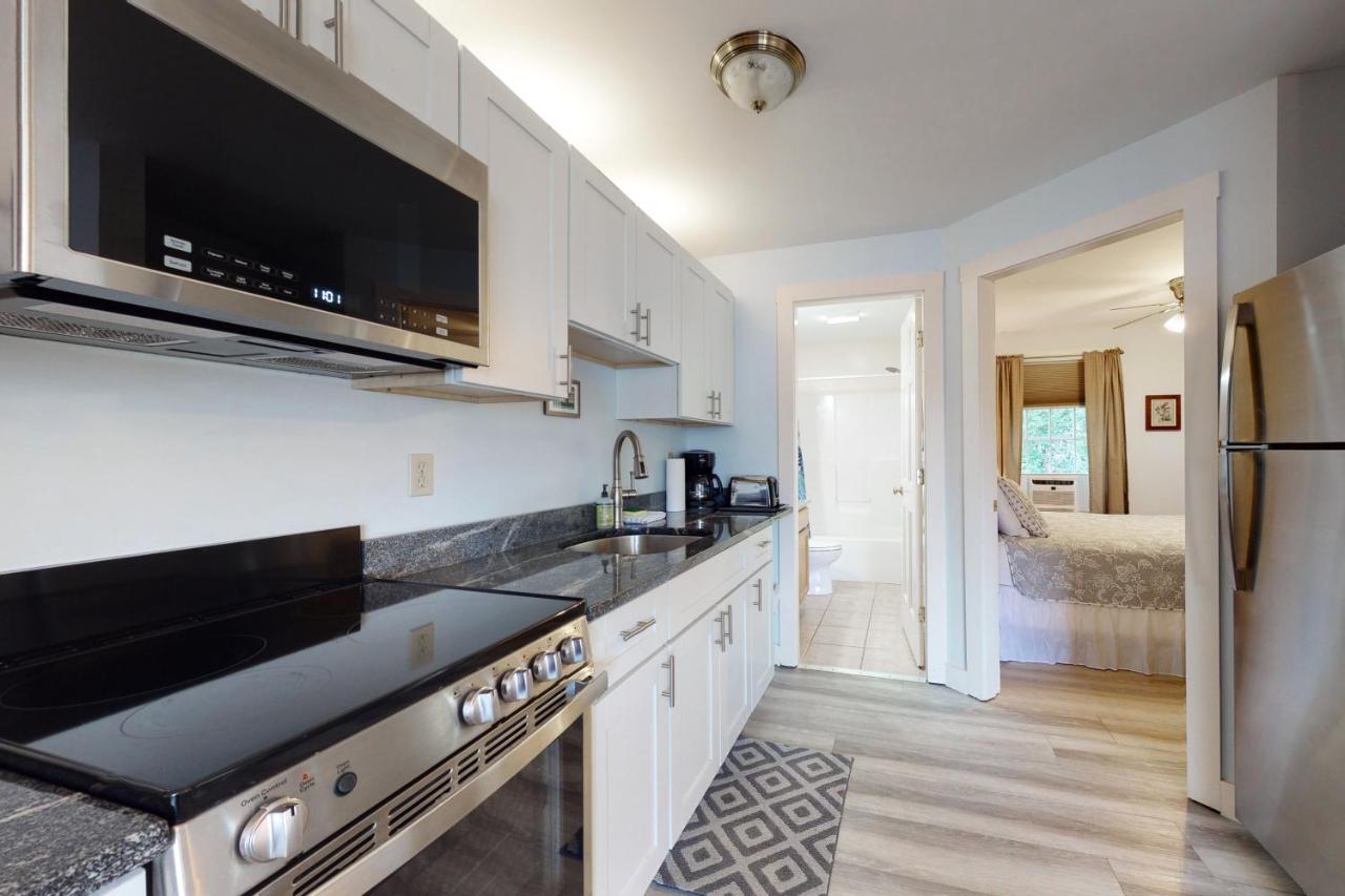 One Bedroom Apartment