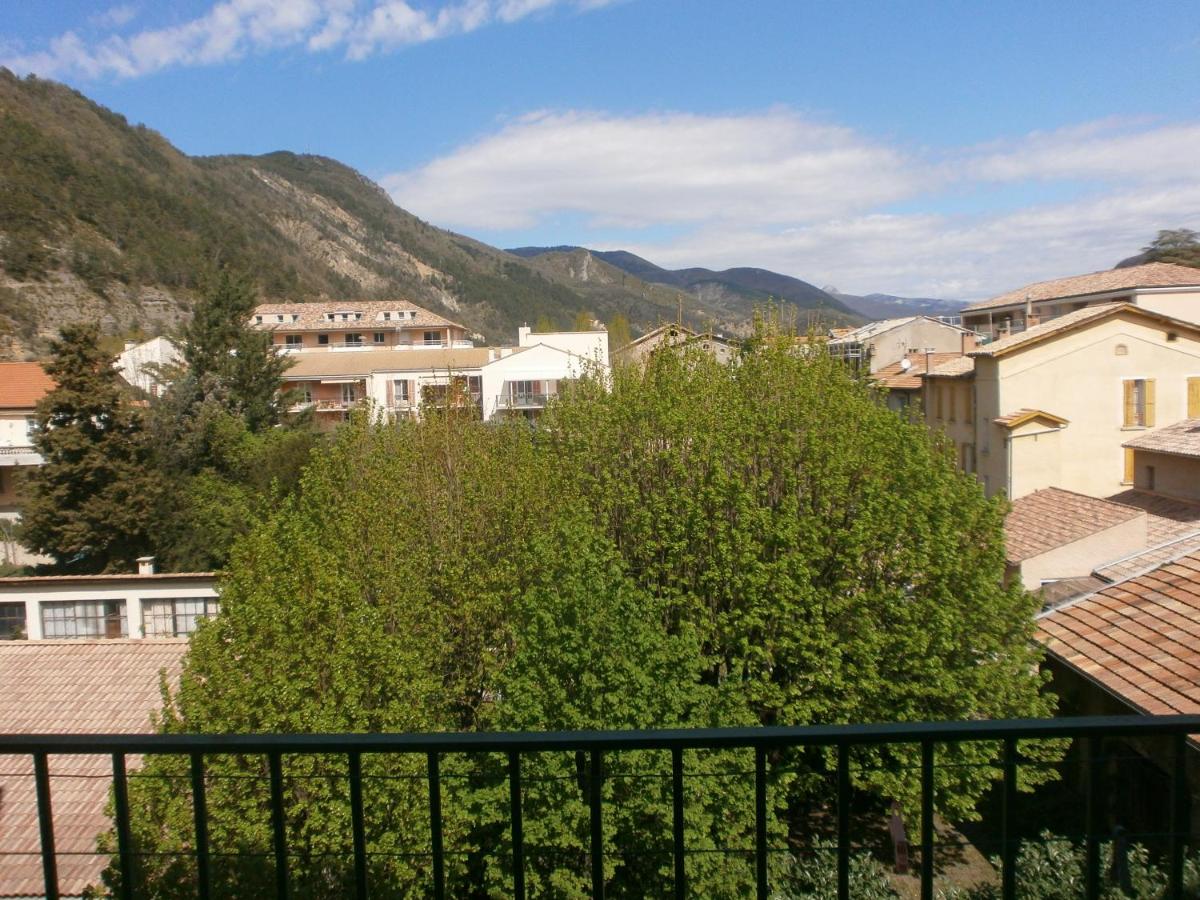 Joli Studio centre ville Digne les Bains Galion 80 - B&B