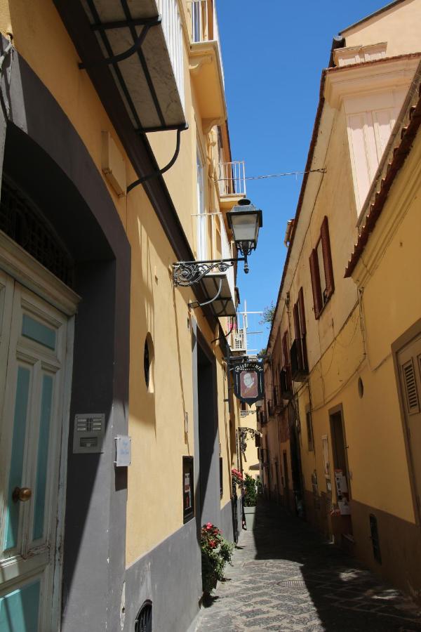 One-Bedroom Apartment with Balcony (4 Adults)