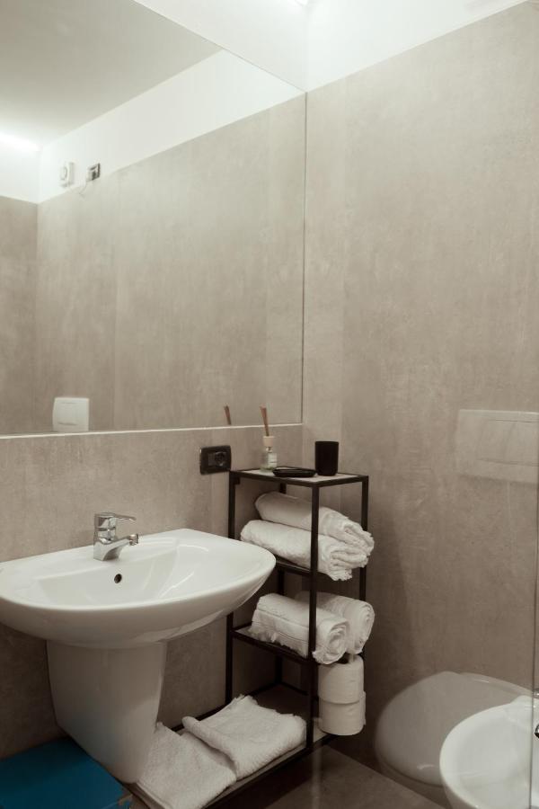 Deluxe Room (2 Adults + 1 Child)