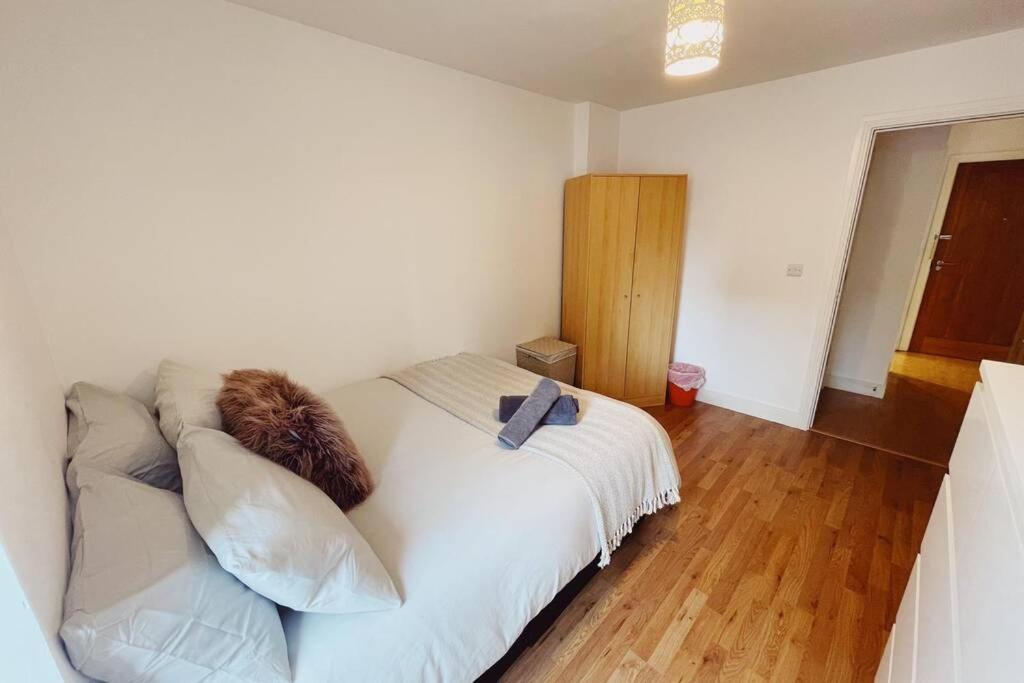 B&B Newcastle upon Tyne - 1 Bedroom City Centre Apartment - Sleeps 4 Free Parking - Bed and Breakfast Newcastle upon Tyne