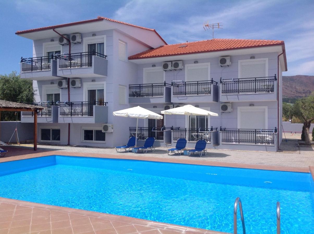 Villa Platanos - B&B
