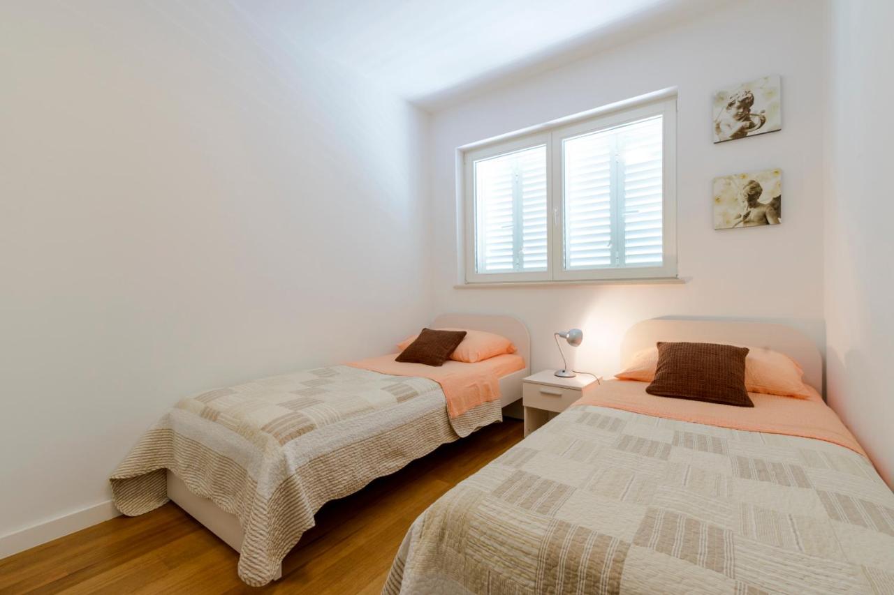 Two-Bedroom Apartment with Balcony ( 6 Adults )