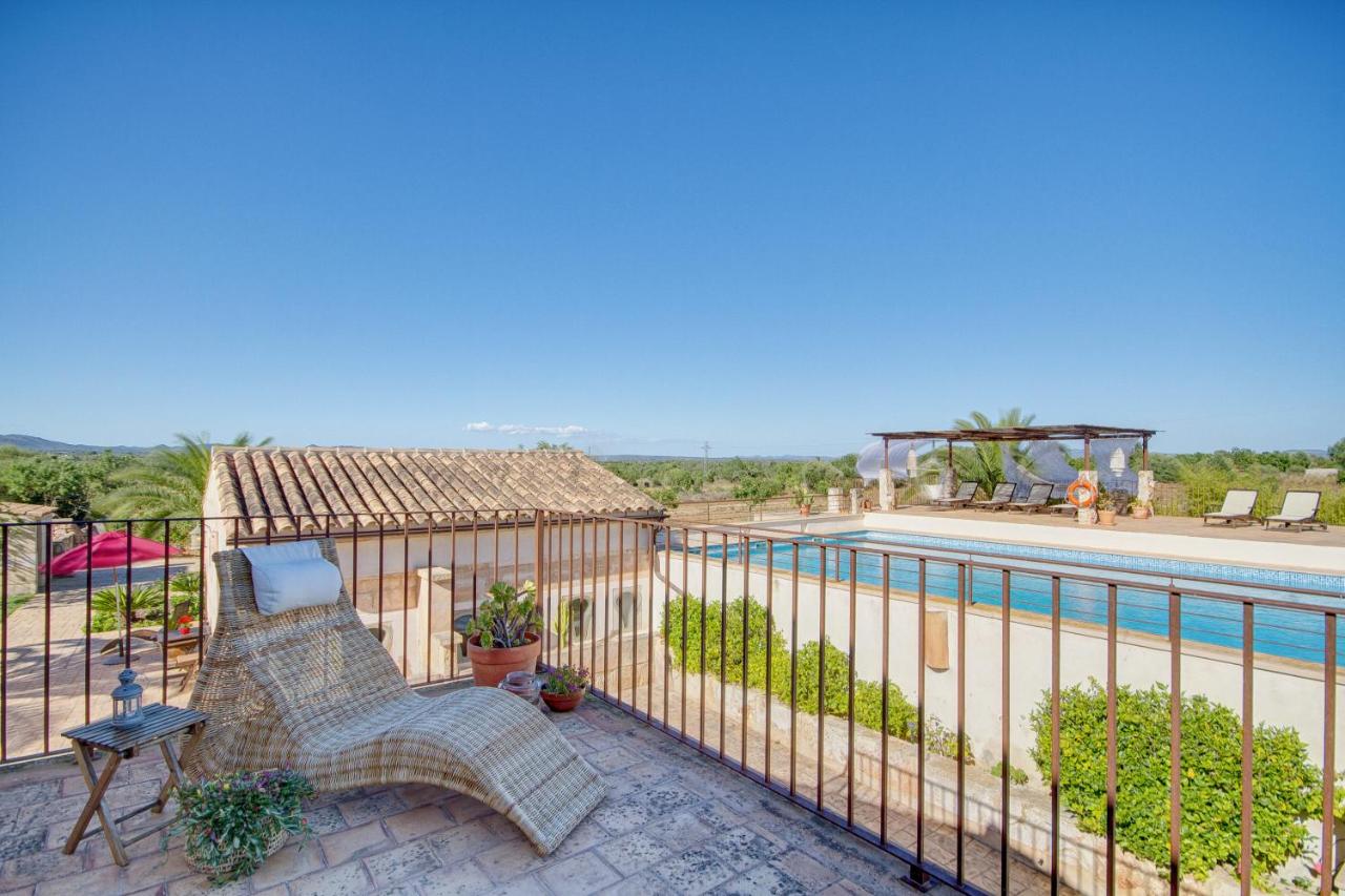 One-Bedroom Apartment with Pool View