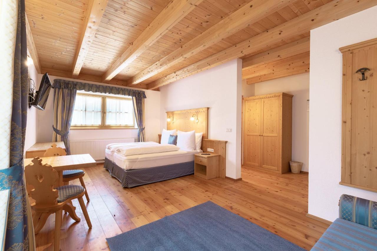 Superior Double or Twin Room with Mountain View