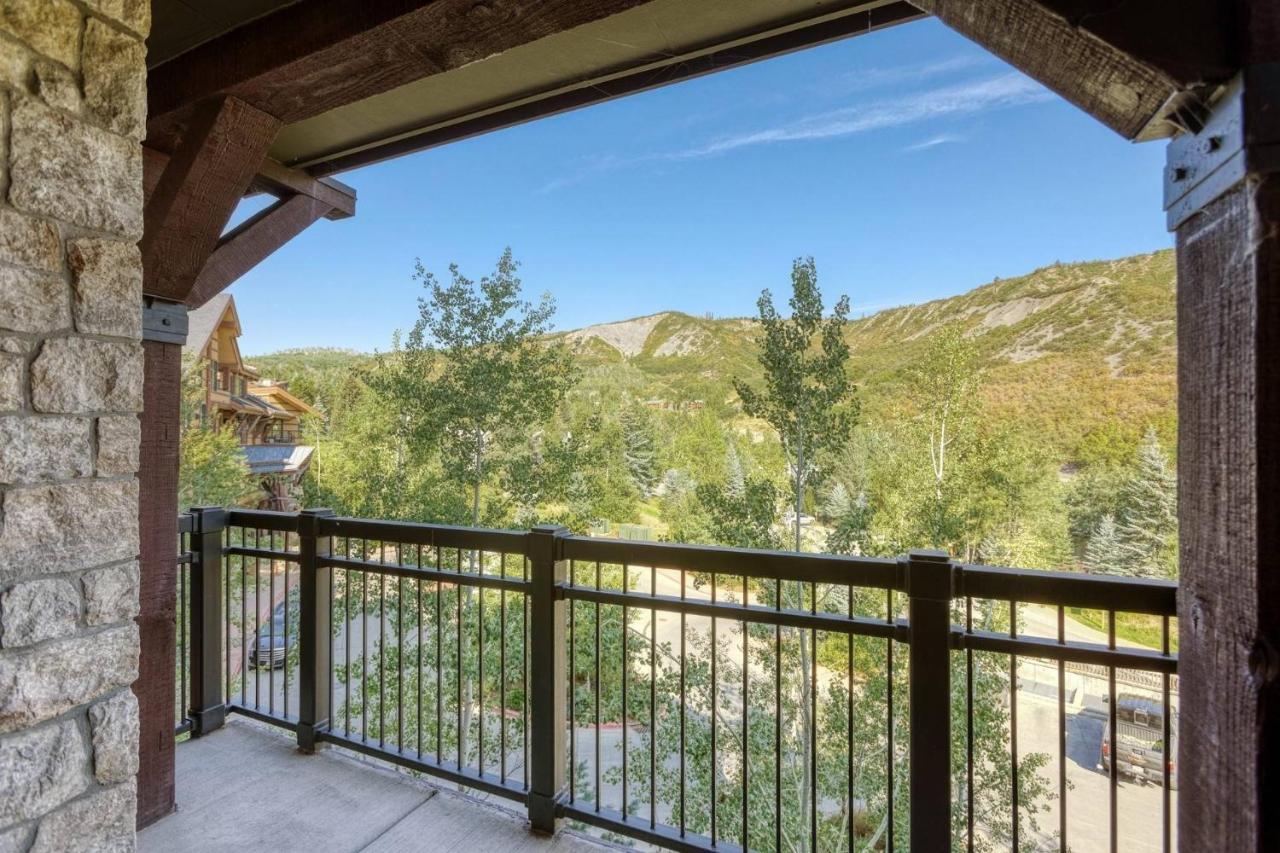 Capitol Peak A3209 - B&B