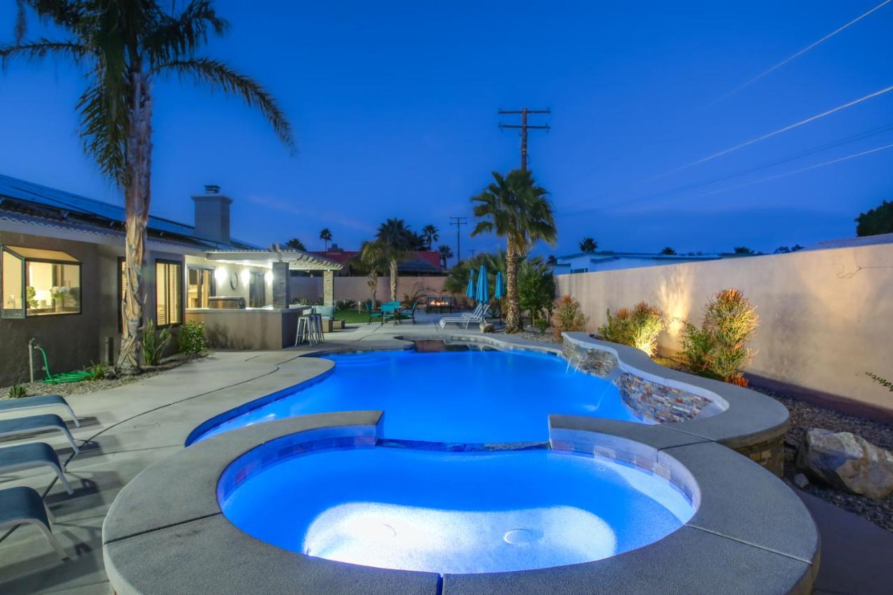 Five Bedroom Holiday Home