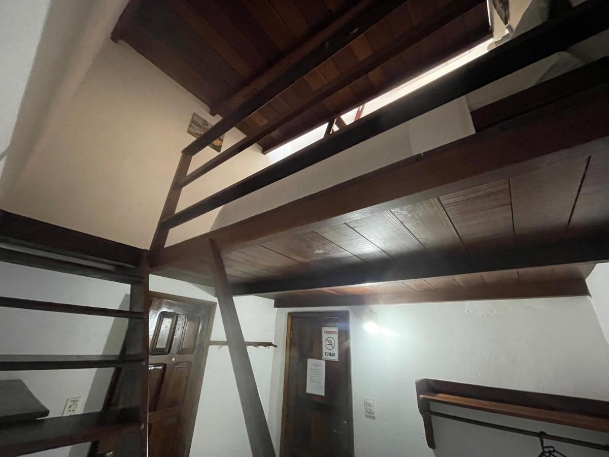 Standard Quadruple Suite