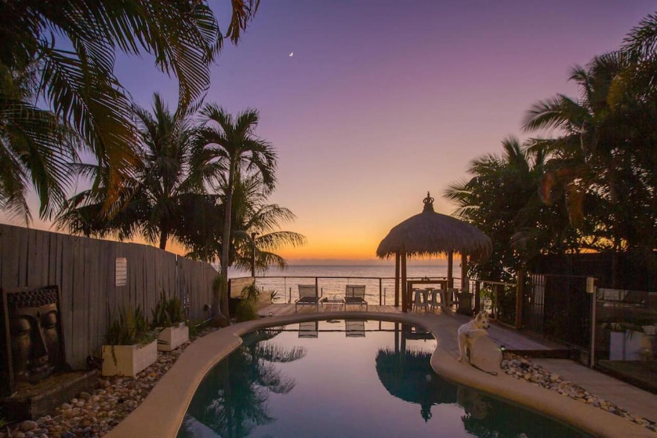 Mylara Beachfront Holiday Home - B&B Holloways Beach