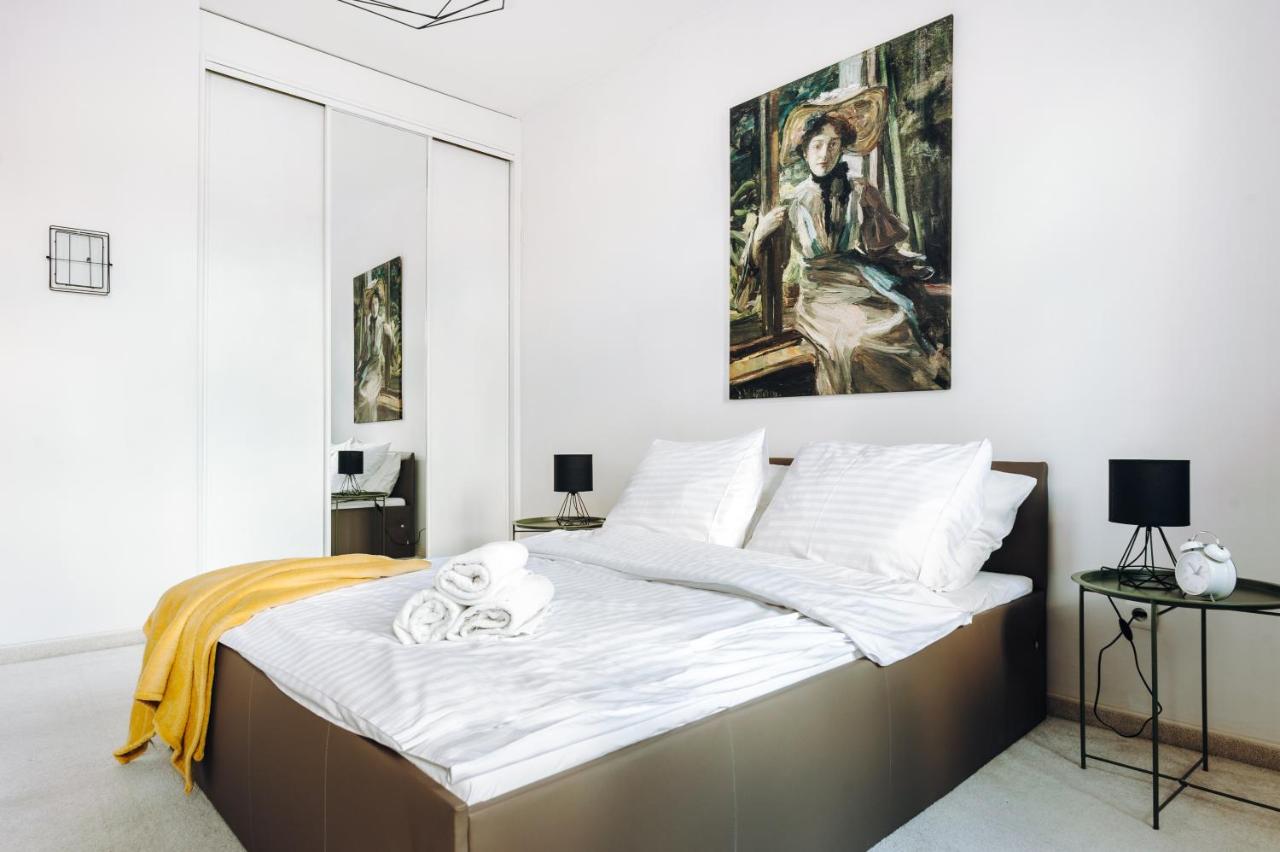 Deluxe Apartment with Nowomiejski Market View (1st floor)