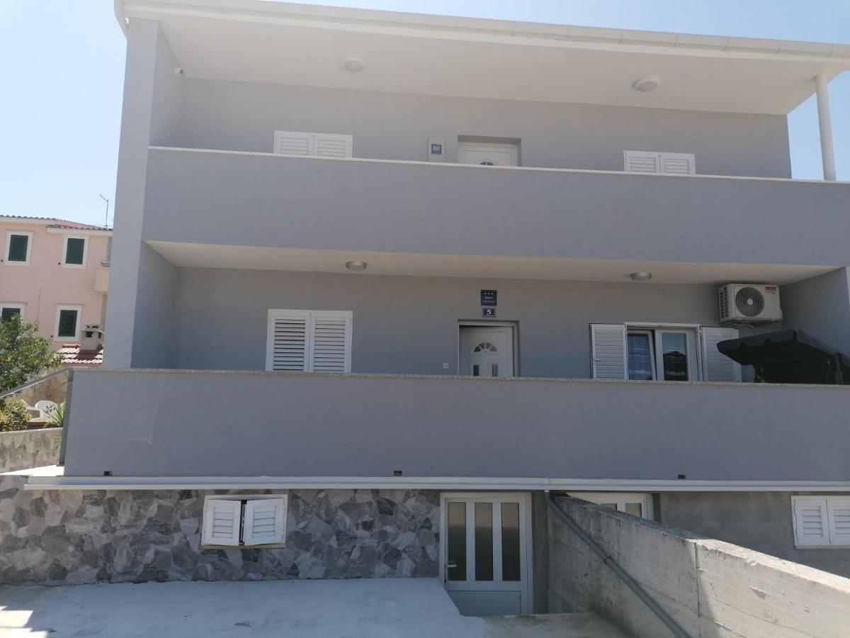 Apartment Slavica - Bed and Breakfast Trogir