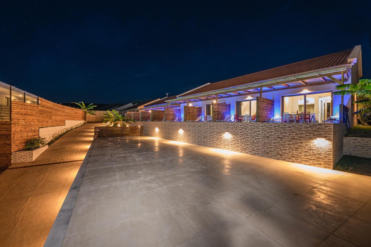 Kozanos Suites with Private Pool - B&B