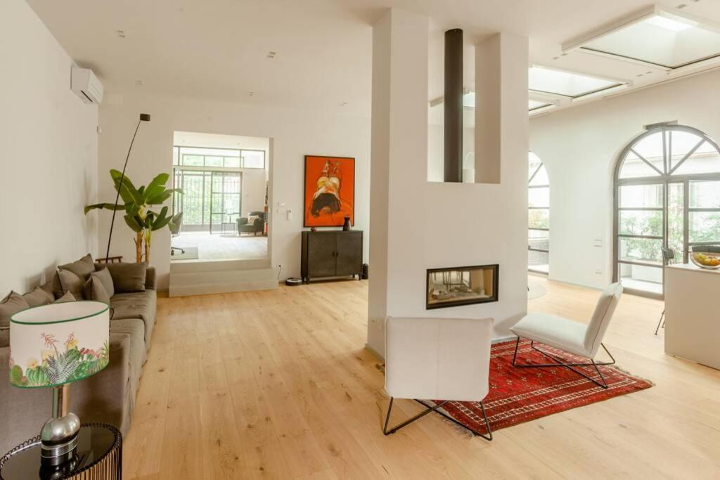 Ex Artist Studio Loft near Piazzale Michelangelo - B&B Florence