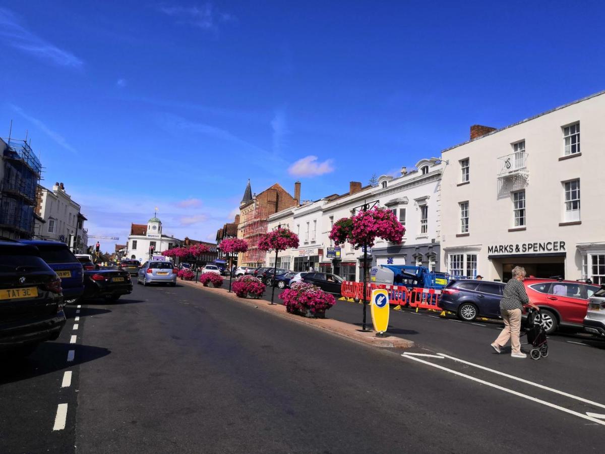 Bard's Nest, Crucible Apartment, FREE private parking, 3 mins walk to Birthplace - B&B Stratford-upon-Avon