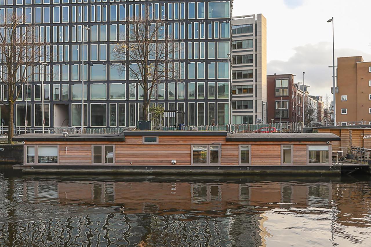 B&B Amsterdam - HouseBoat next to AMSTEL - Bed and Breakfast Amsterdam