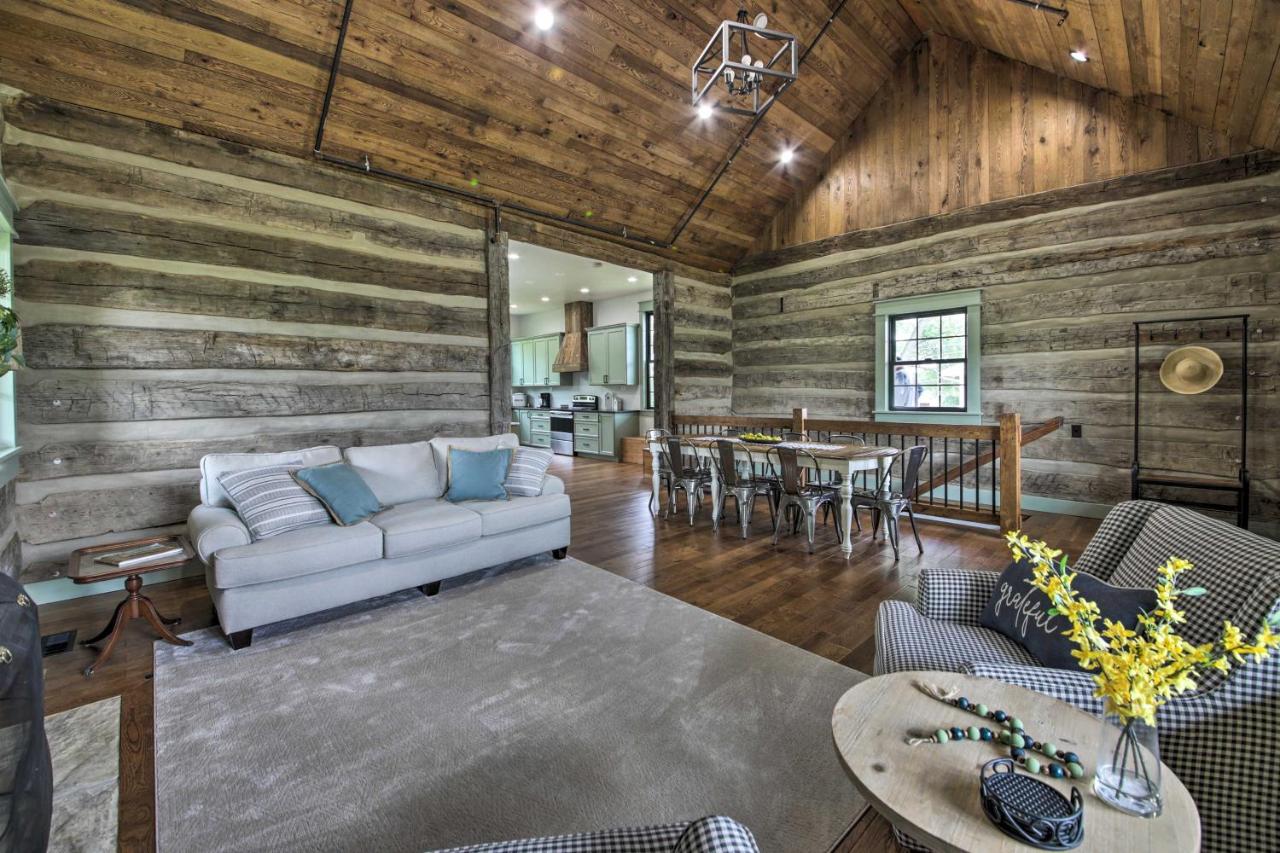 B&B Cottleville - Bross Brothers Cabin with Wraparound Porch! - Bed and Breakfast Cottleville