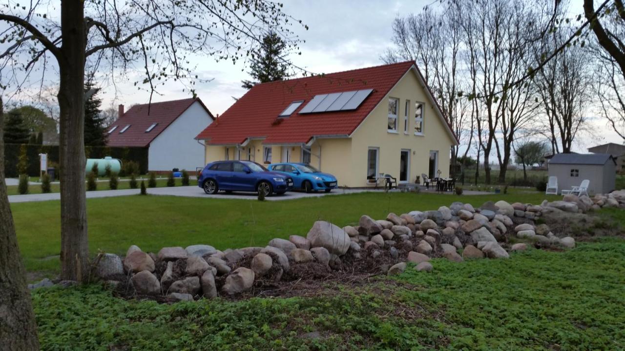 DA Ferienwohnungen - B&B Bargischow