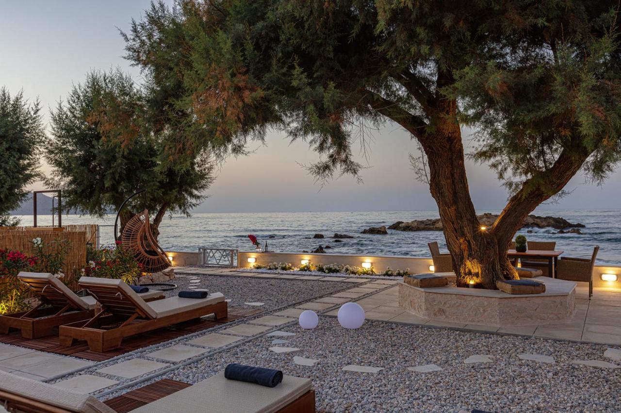 Villa Seashell -Wonderful newly renovated villa on the beach - B&B Galatás