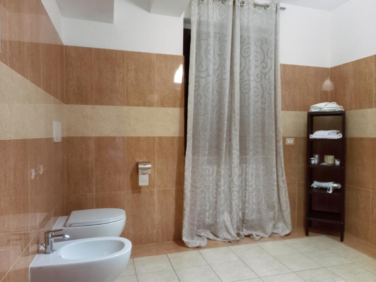 Chambre Double ou Lits Jumeaux avec Salle de Bains Privative