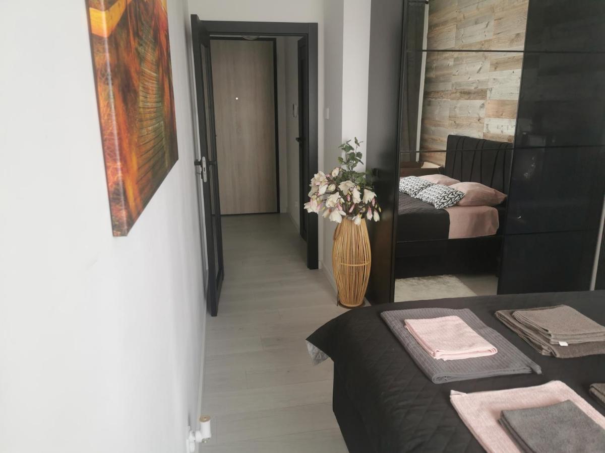 Apartament przy Bursztynowym Stadionie - B&B
