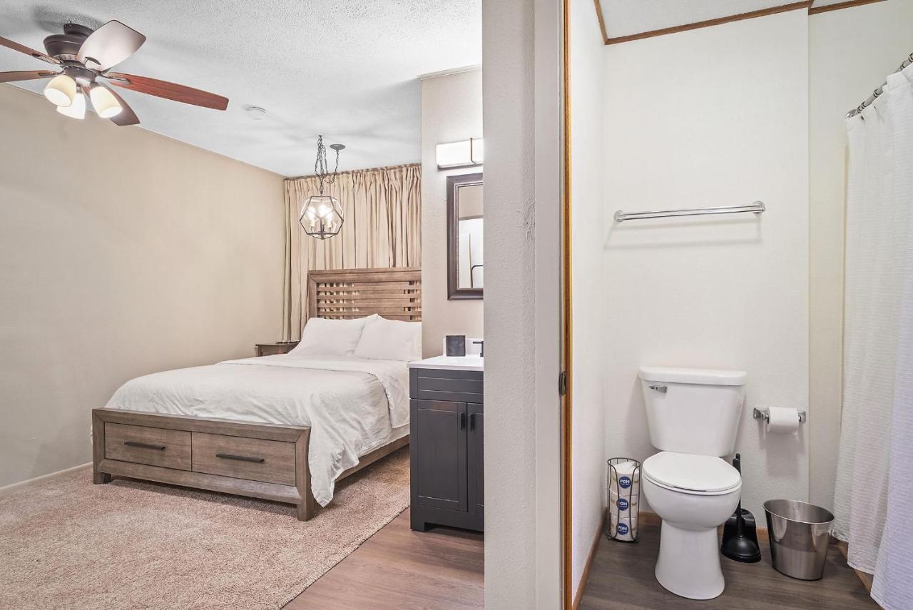 Deluxe Queen Suite