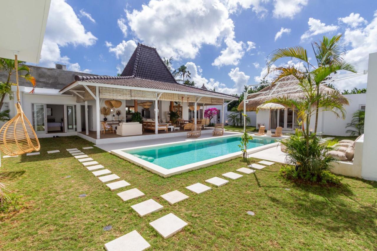 Villa M2 Seminyak by Alfred in Bali - B&B Seminyak