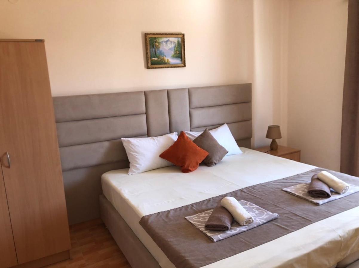 Apartment mit Balkon