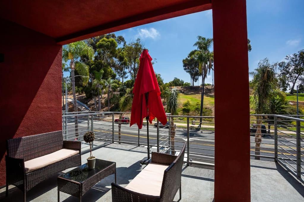 Cute Studio With Large Balcony and Great Park View - B&B