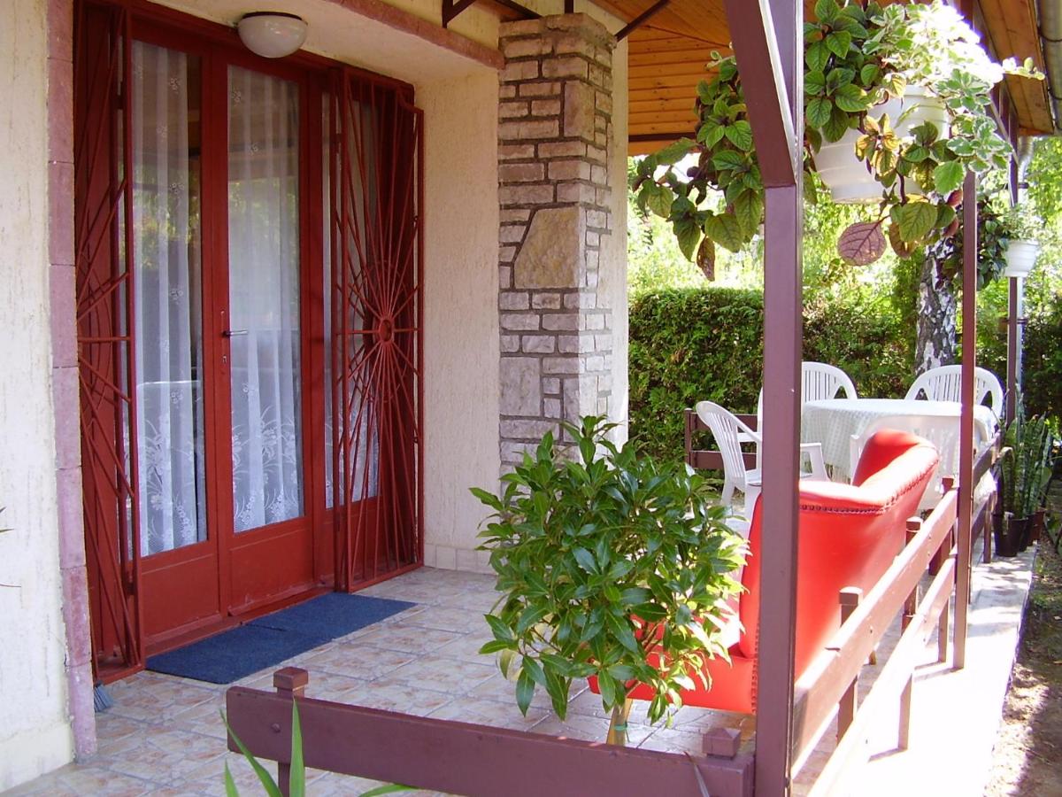 Andrea apartman - B&B Zamárdi
