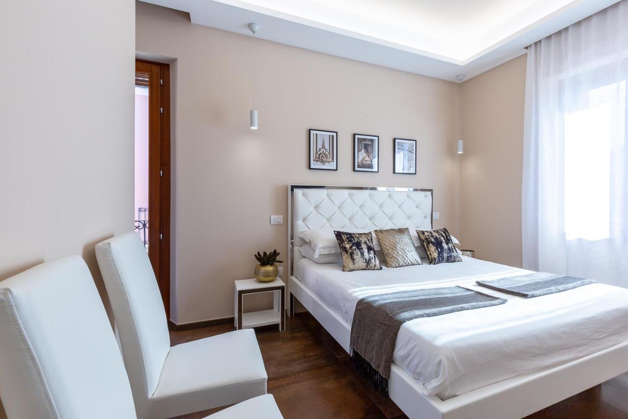 Deluxe Double Room with Balcony and Sea View