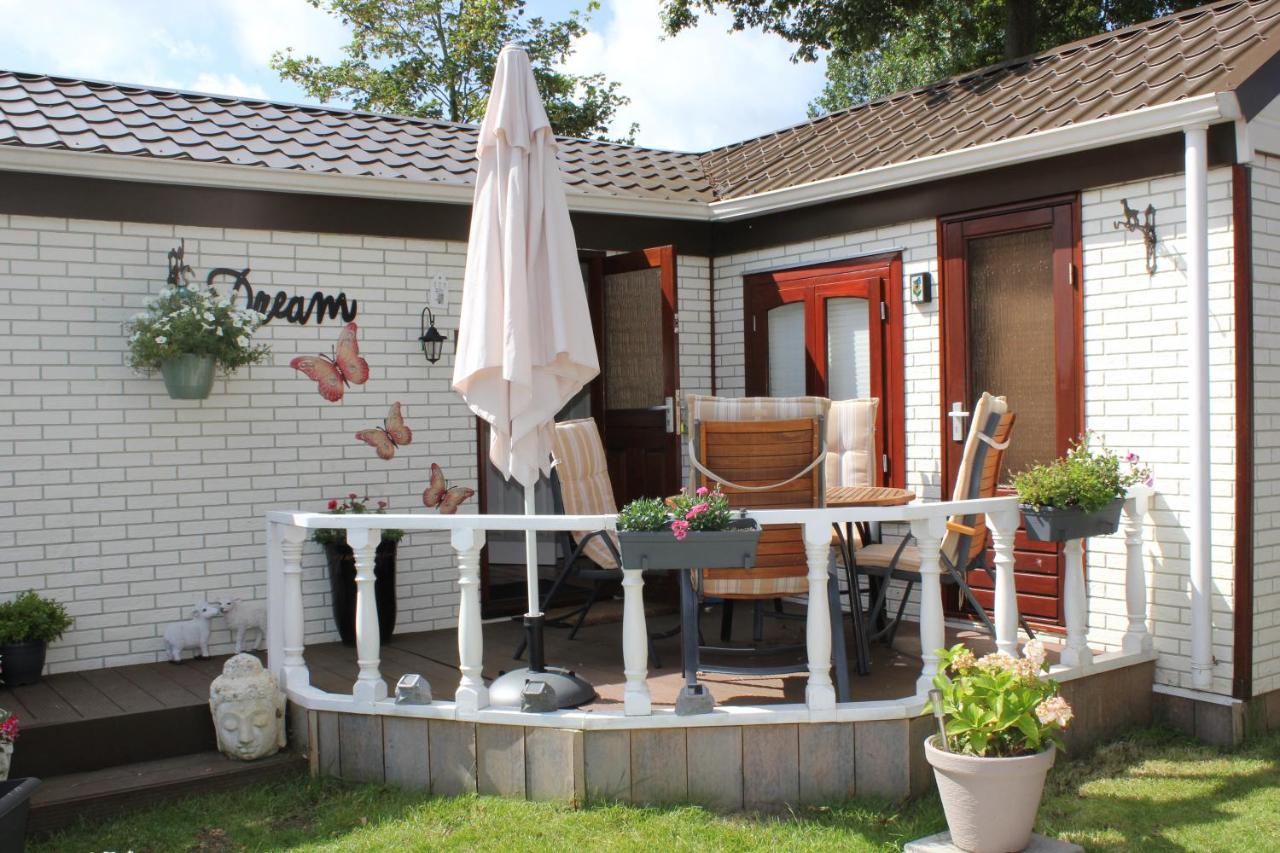 B&B Tuitjenhorn - Heerlijk chalet op 5* camping - Bed and Breakfast Tuitjenhorn