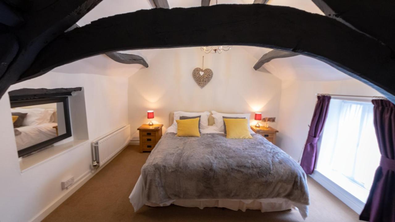 B&B Frizington - Rowrah Hall - The Old Hayloft - Bed and Breakfast Frizington