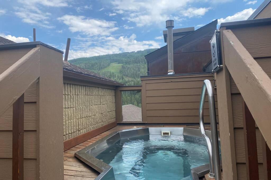 Cozy Apartment, Right in front of Lionshead Gondola - B&B
