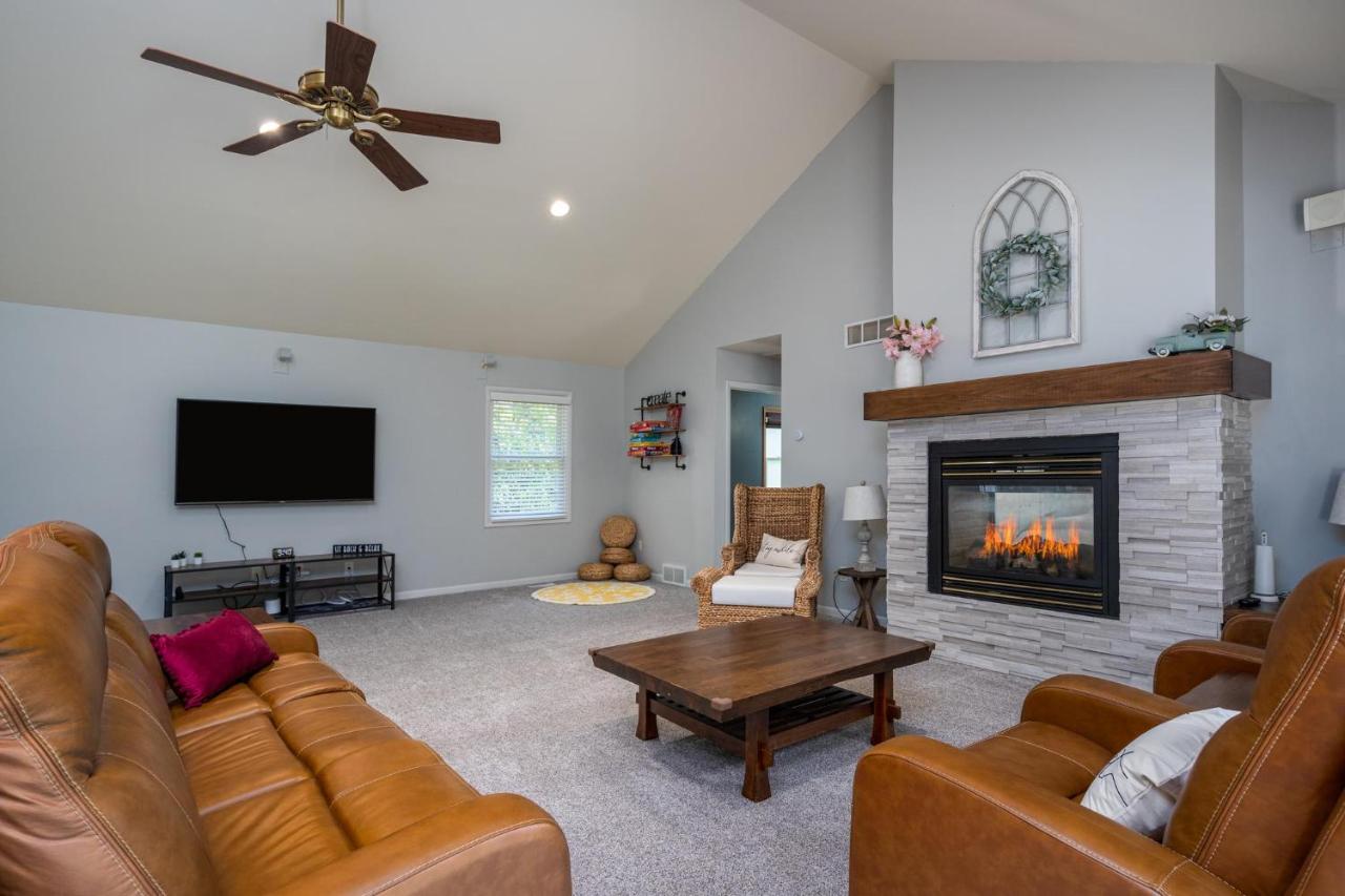 All Decked Out - Secluded getaway near beach access - B&B