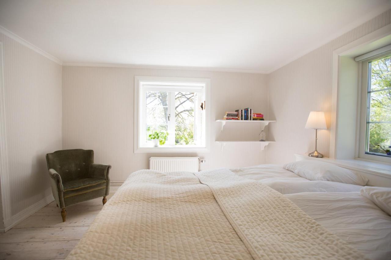 Standard Double Room with Shared Bathroom