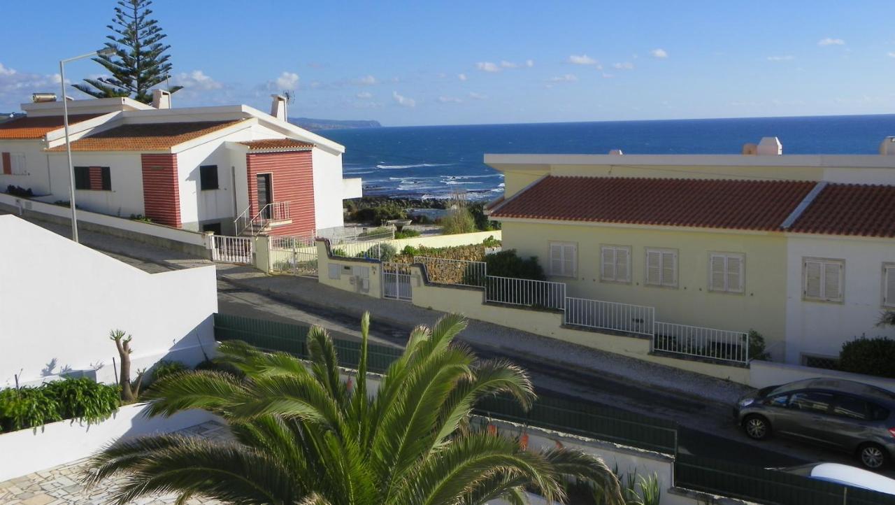 Camera Matrimoniale con Balcone e Vista Mare