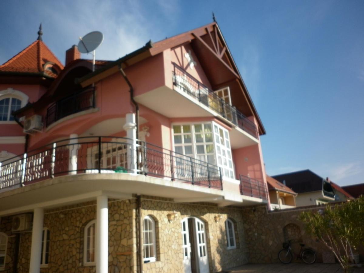 Deluxe Apartment mit Ausblick und Balkon