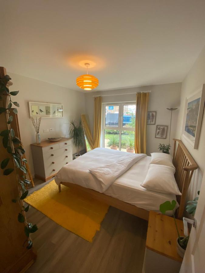 B&B Uxbridge - Stylish Apartment with Terrace - Bed and Breakfast Uxbridge