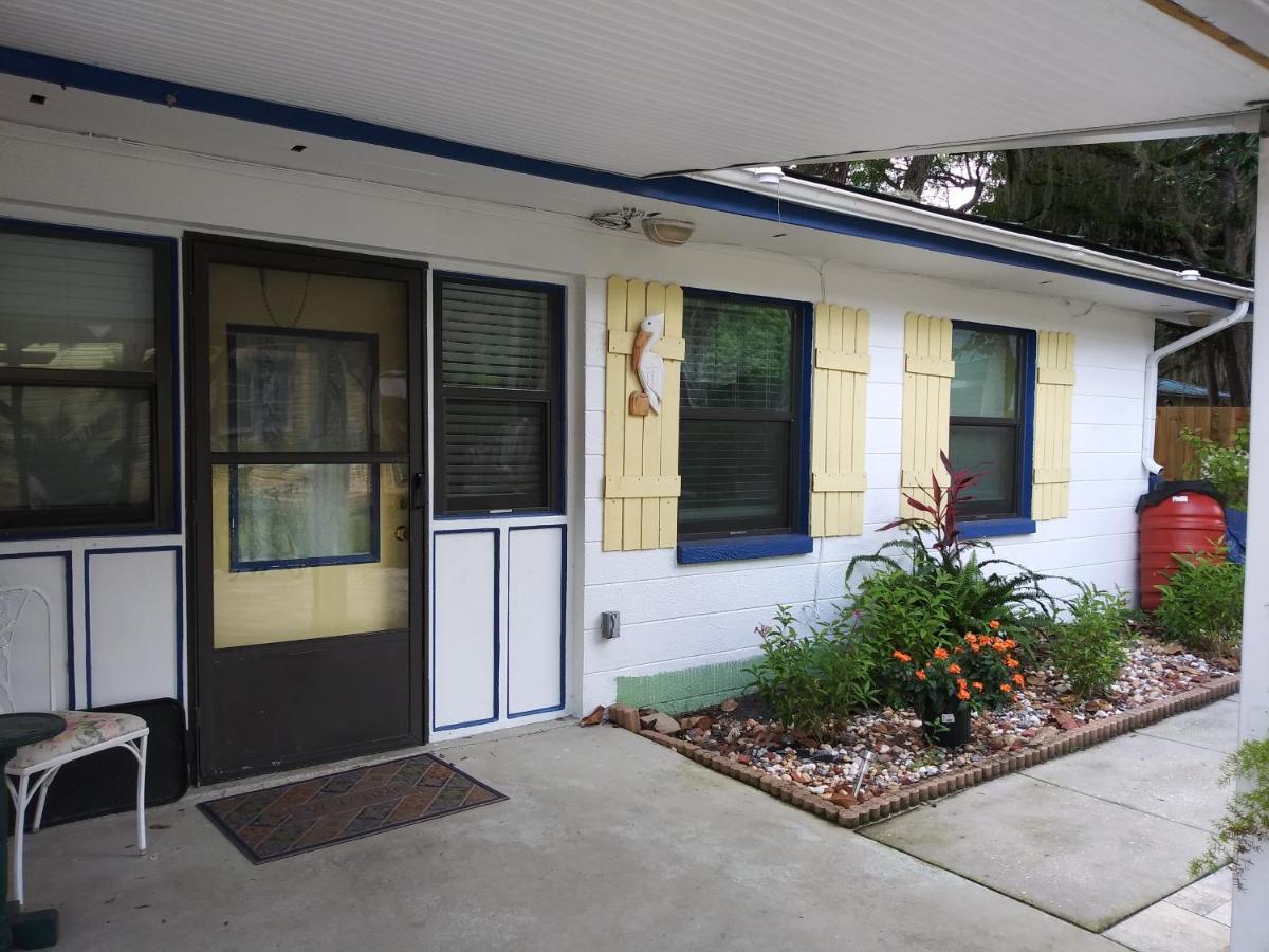 The Three Sisters - Pelican Crystal River FL - B&B