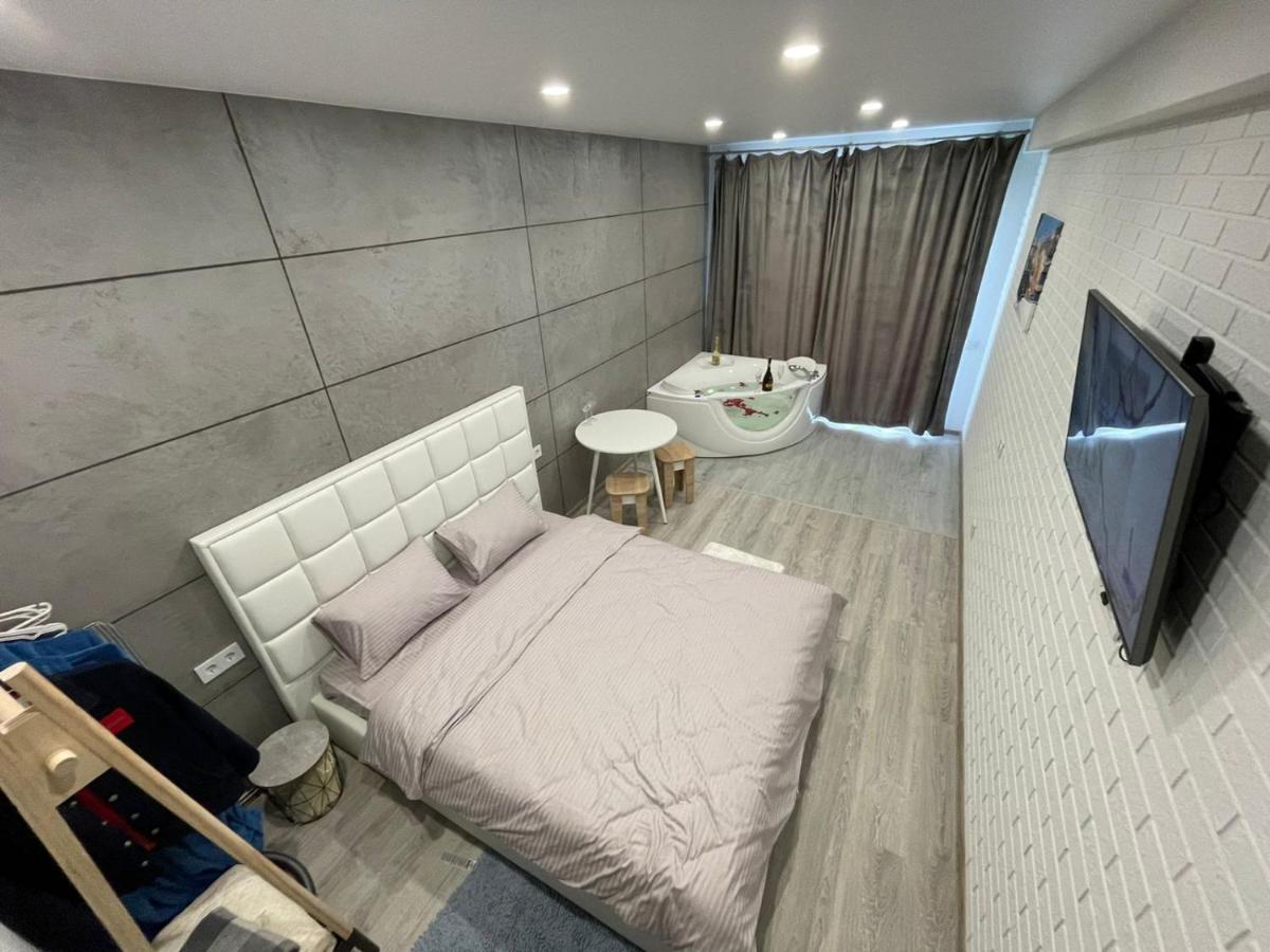 Arkadiya Sky Jakuzi & MP 24 - B&B Odesa