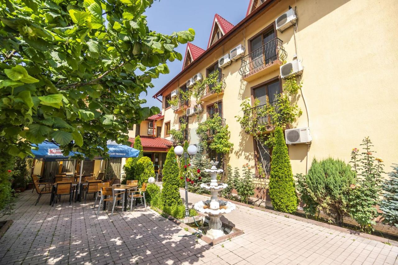 B&B Ploieşti - Hotel SYM - Bed and Breakfast Ploieşti