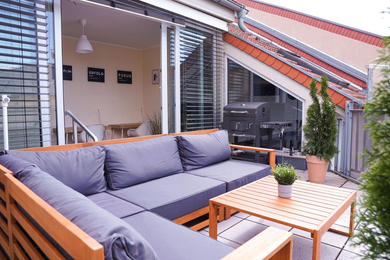 B&B Halle - FULL HOUSE Premium Apartments - Halle Rooftop - Homeoffice, BBQ inkl - Bed and Breakfast Halle