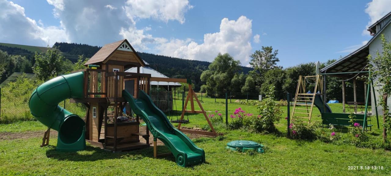 Domki - Noclegi Pod Ostrym Działem - B&B Ustrzyki Dolne