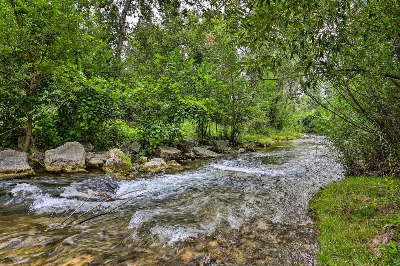 B&B Spearfish - Central Creekfront Spearfish Apt by City Park - Bed and Breakfast Spearfish