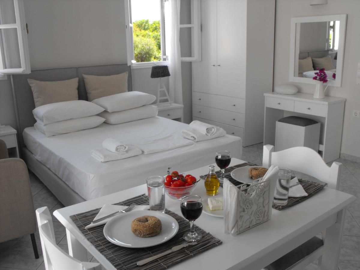 B&B Adamantas - Milos Bay Suites - Bed and Breakfast Adamantas