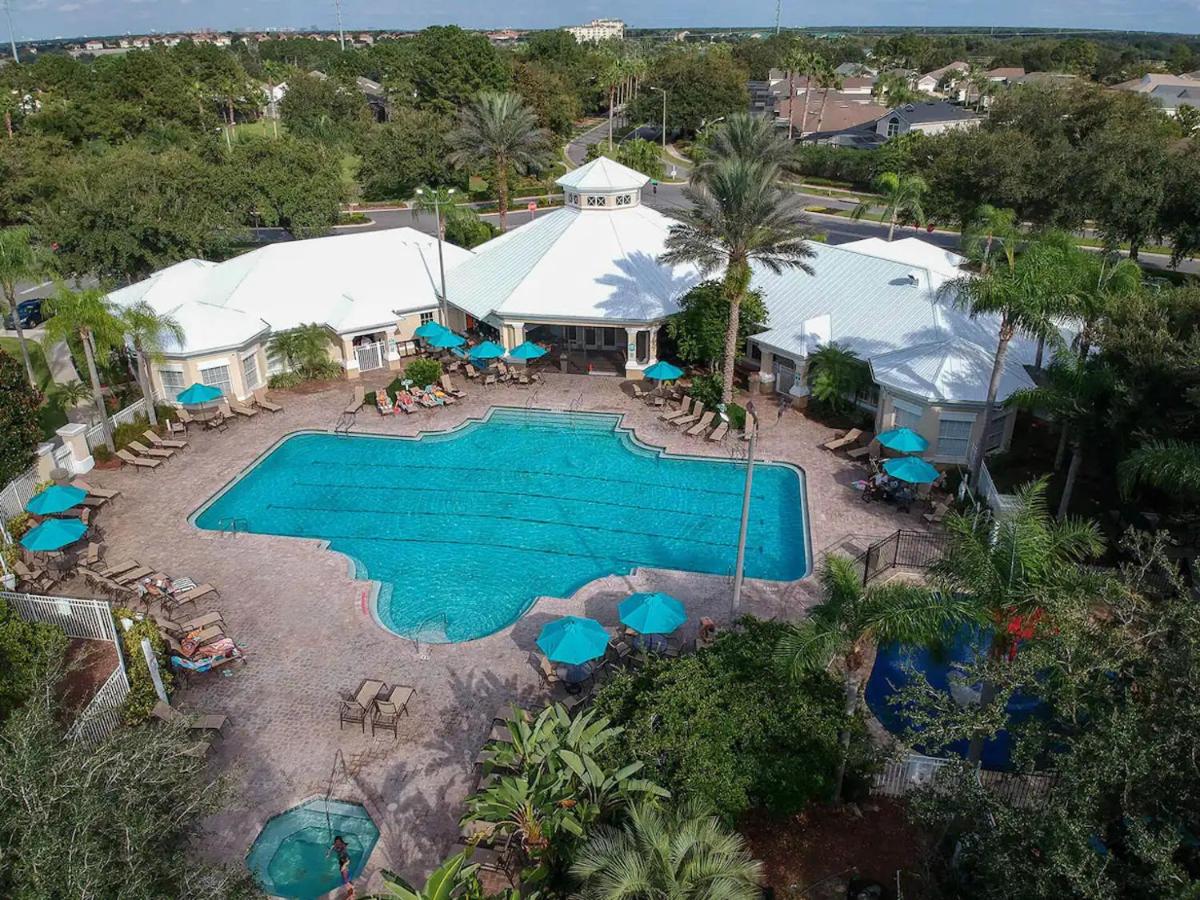 B&B Kissimmee - 3 Bedroom Resort Style Condo, 3 Miles to Disney! - Bed and Breakfast Kissimmee