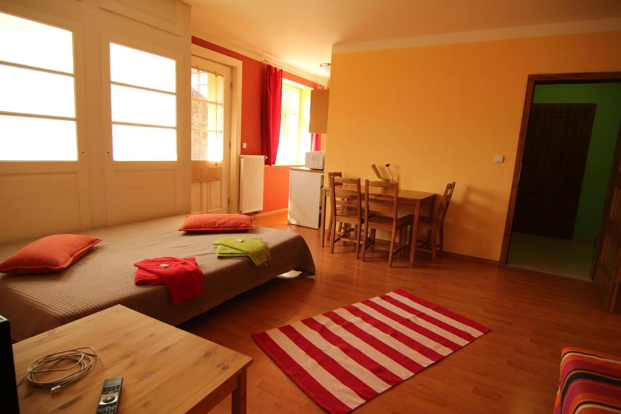 One-Bedroom Apartment (4 Adults)